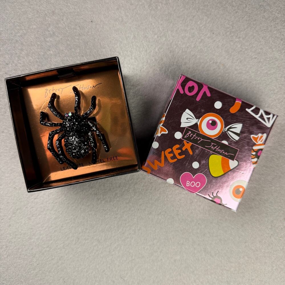 NWT Betsey Johnson black rhinestone spider ring - one size stretch Halloween